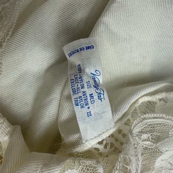 Vanity Fair Womens Top Size M Vintage Cream Lace Cami Coquette Romantic Lingerie - Picture 3 of 8